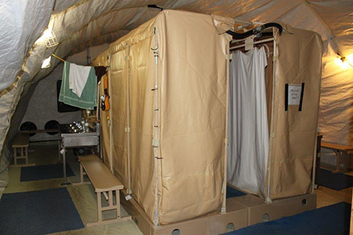 Dusjene på Guantanamo Bay. Bildet tatt av Kjersti Lohne og godkjent av Joint Task Force Guantanamo’s Operational Security