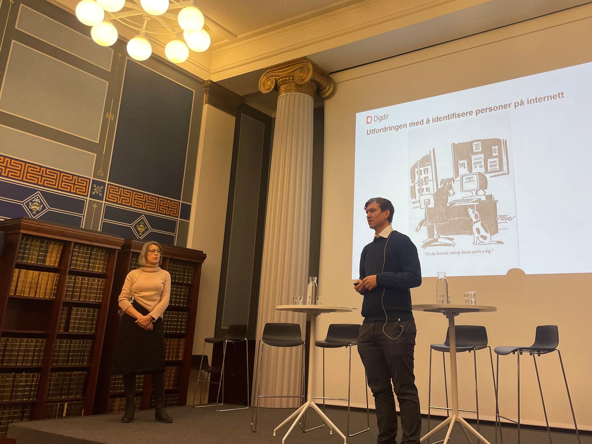 Trude Myklebust (SODI) og Edvin Tengs Leirvåg (Digitaliseringsdirektoratet) åpner seminaret med en introduksjon til temaet eID.