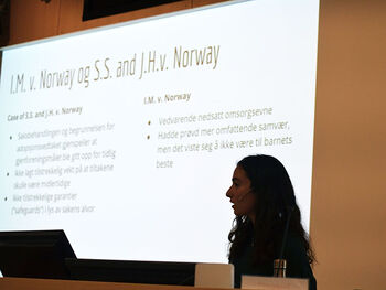 Vitenskapelig assistent Eva Yasmin Erlendsdottir gikk gjennom to av de nyeste sakene mot Norge om adopsjon.