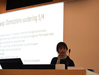 Vitenskapelig assistent Anna Hatlinghus gjennomgikk to av de nyeste sakene mot Norge om fastsettelse av samvær etter omsorgsovertakelse.&amp;#160;
